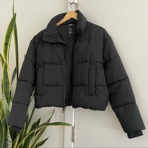 NWOT Girlfriend Collective Cropped Puffer in Black